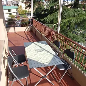 Quiet And Comfortable House With Easy Parking Appartamento